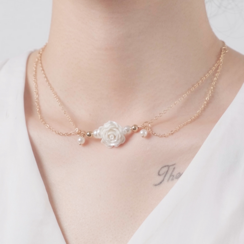 White Rose Necklace